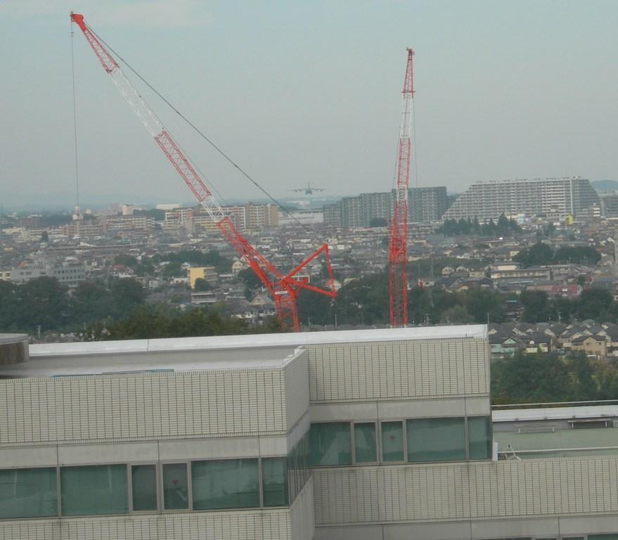 グリーンヴィレッジ宇津木台上空を通過して横田基地に向かうC5ギャラクシー